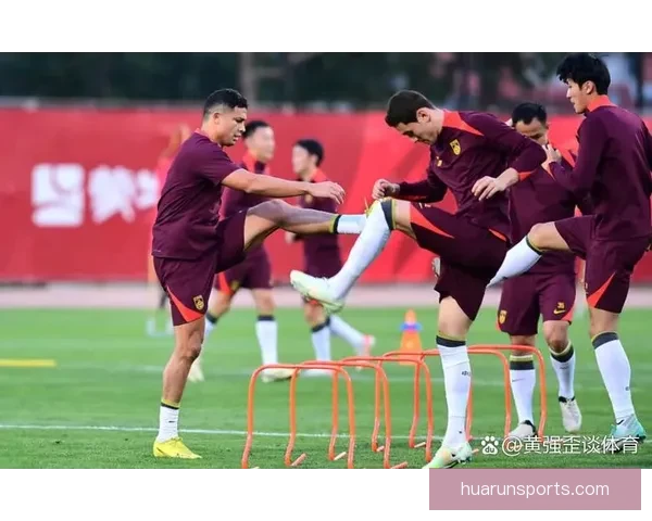 津媒曝国足内耗加剧不和谐频现根源直指对伊万缺乏信任教练权威受挫
